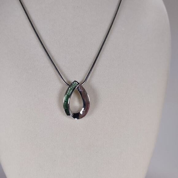 Vintage Lia Sophia Silver Tone Green Rhinestone Teardrop Pendant Necklace - Picture 3 of 6